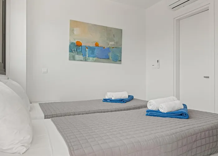 Serenity Waves 19 * Larnaca